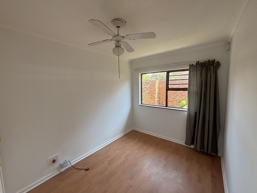 2 Bedroom Property for Sale in Summerstrand Eastern Cape